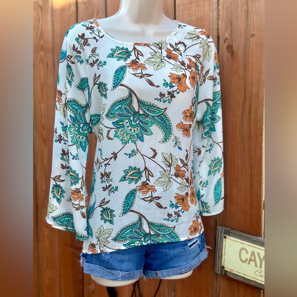 Beautiful White floral Blouse Size Medium